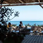 и Kаравани дрийм гардения * Kiten (Burgas)